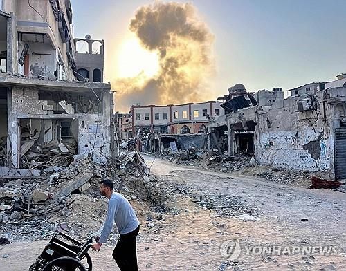 이스라엘 공습으로 연기 피어오르는 가자 북부 모습