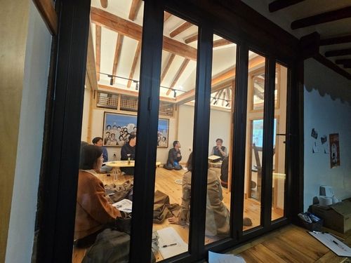 옛집서 열린 '문밖의 사람들' 강연