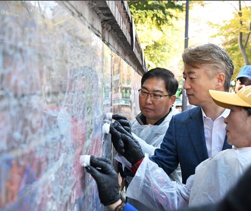 광주 서구, 병뚜껑으로 벽화 만들기 사업