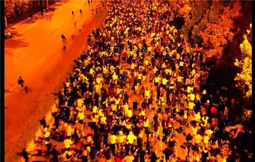 중국 소셜미디어 웨이보에 공유된 대학생 자전거 행렬