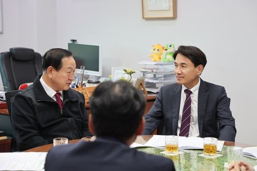 한기호 국회 예결위원 만난 김진태 지사