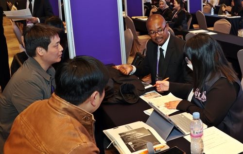 해외조달시장 상담 장면