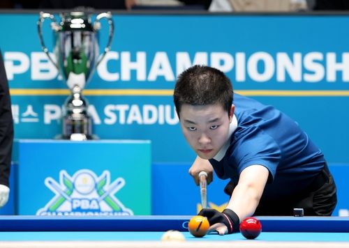 집중한 김영원의 매서운 눈빛