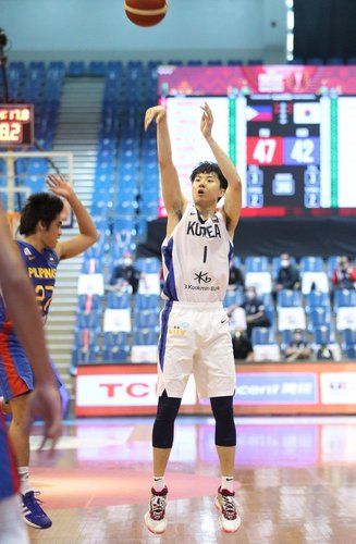 이현중의 3년 전 아시아컵 예선 경기 장면