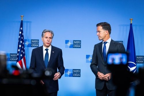 나토 본부 찾은 미 국무장관