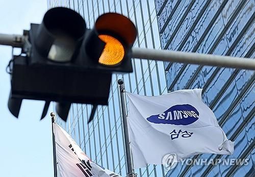 경쟁력 약화에 트럼프 충격까지…삼성전자 '5만전자'도 위태 - 1