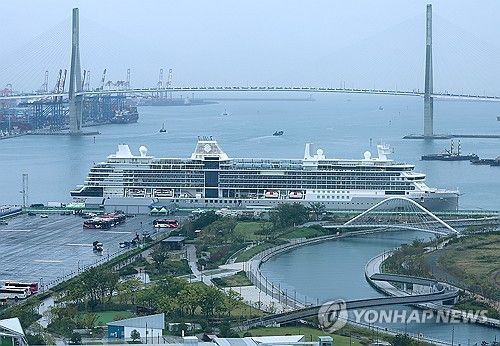크루즈선 부산 입항