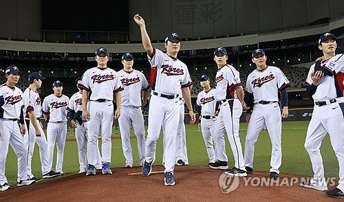 곽빈, '타이베이돔 마운드 점검'