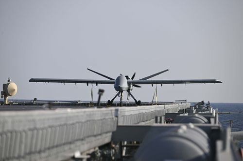 고정익 무인기 독도함 이륙 전투실험