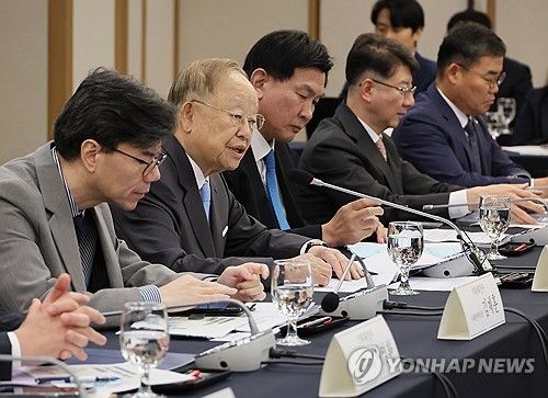 개회사 하는 손경식 위원장