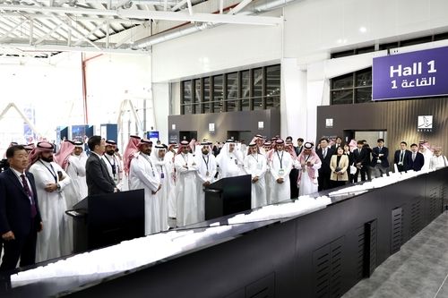 수자원공사 물관리 디지털트윈 기술 발표 지켜보는 사우디 관계자들