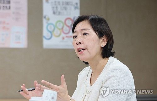 발언하는 신영숙 차관