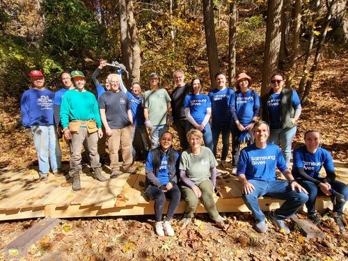 봉사활동에 나선 삼성전자 미국법인 임직원들