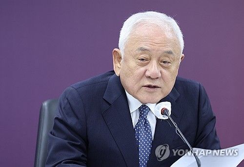 인사말하는 김한길 국민통합위원장