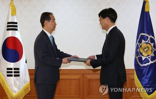 지속가능발전위원 위촉장 전수식 참석한 한 총리