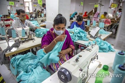 방글라데시 수도 다카 소재 의류공장 