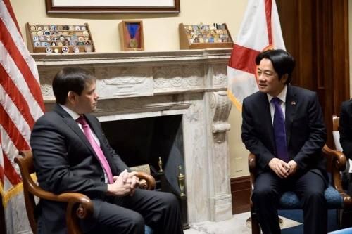 2020년 2월 당시 마코 루비오 상원의원, 라이칭더 부총통 당선인(왼쪽부터)