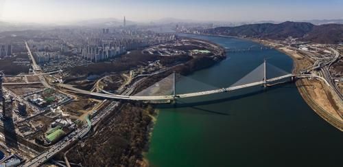 연말 개통 예정인 '고덕토평대교'