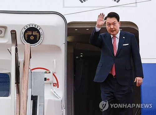 윤석열 대통령, APEC·G20 정상회의 참석 위해 출국