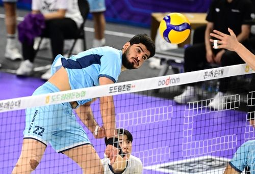 우리카드 알리의 공격