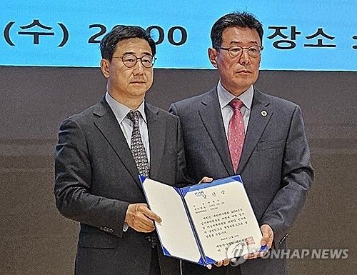 박형욱 의협 비대위원장(왼쪽) 박형욱 대한의학회 부회장