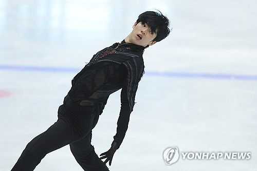 연기 펼치는 차준환