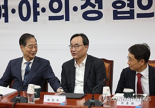 국회에서 만난 정부와 의료계