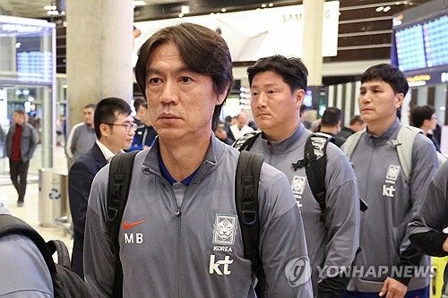 요르단 암만 도착한 홍명보 감독