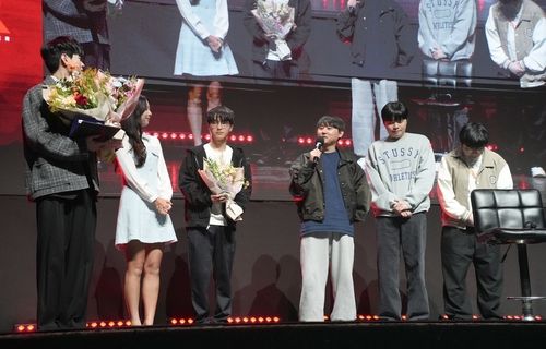 표식 "혁규 형 고마워"