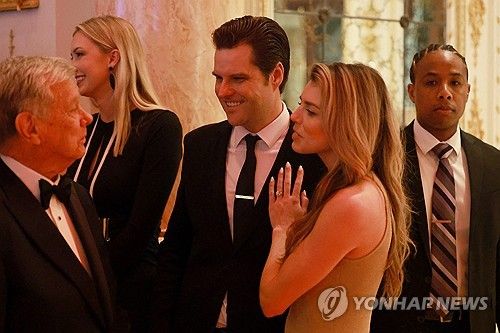 맷 게이츠 미국 법무부 장관 지명자(중앙)