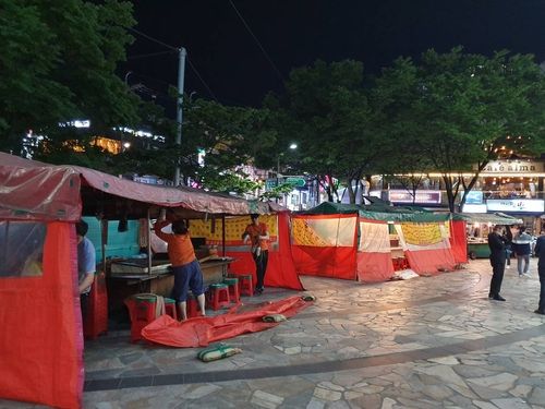 정비 전 불법 포장마차 영업 모습