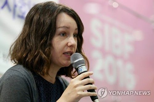 영국 번역가 데버라 스미스