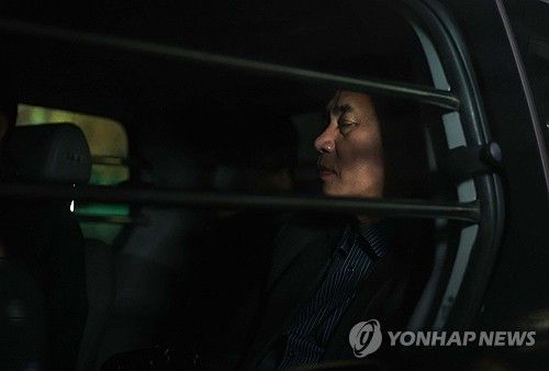 법원 나서는 명태균