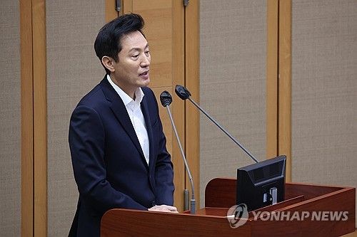 시정질문에 답변하는 오세훈 시장
