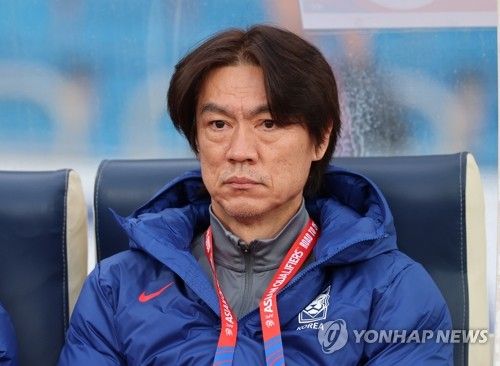 팔레스타인 전 입장한 홍명보