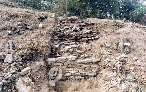 용장산성내 건물지 전경