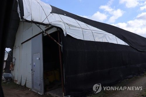 지난달 23일 경기도 포천의 이주노동자 불법 숙소의 모습
