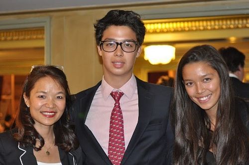 왼쪽부터 벨기에 입양 한인 고(故) 김영애 씨, 아들 루이-필립 브로즈 씨, 딸