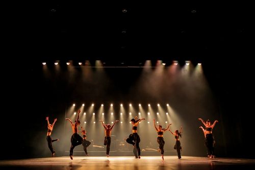 휴먼스탕스의 '신, 시나위: 합이위일'