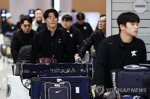 귀국하는 야구 대표팀