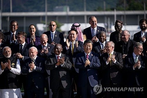 윤석열 대통령, '글로벌 기아·빈곤 퇴치 연합 출범' G20 정상 기념촬영