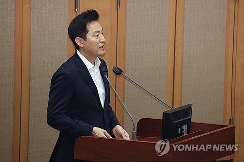 시정질문에 답변하는 오세훈 시장