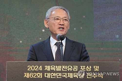 축사하는 유인촌 문화체육관광부 장관