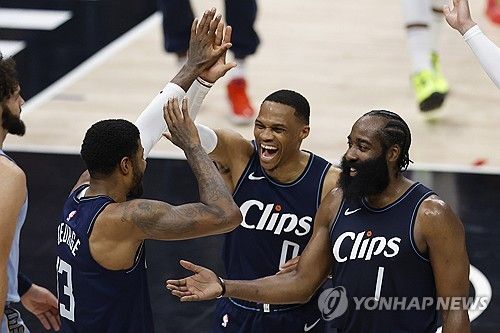 (왼쪽부터)클리퍼스의 조지, 웨스트브룩, 하든