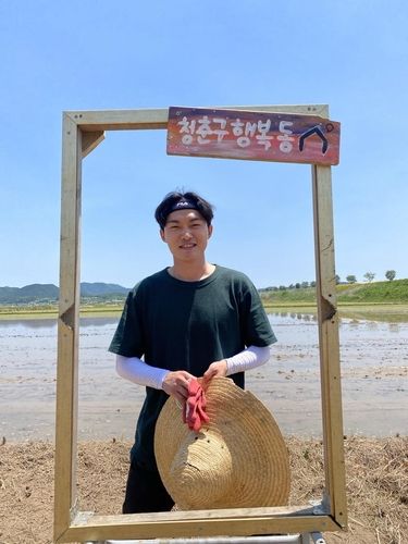 농촌일손돕기에 나선 장명석 대표