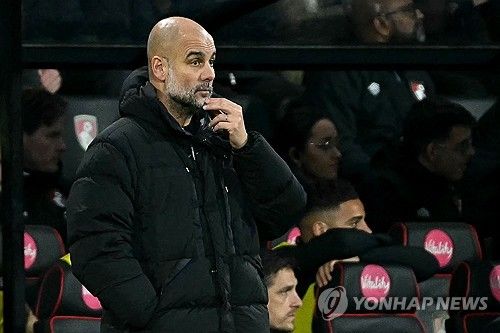 표정이 어두운 페프 과르디올라 맨체스터 시티 감독