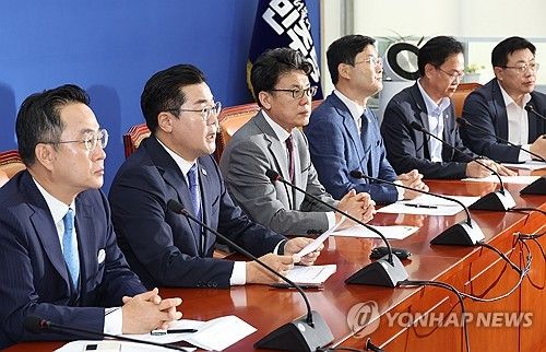 더불어민주당 정책조정회의