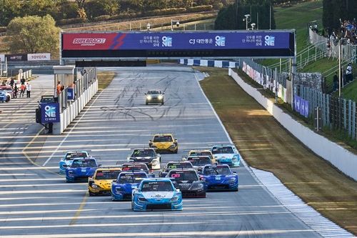 슈퍼 6000 클래스 8라운드 결승전 스타트 장면