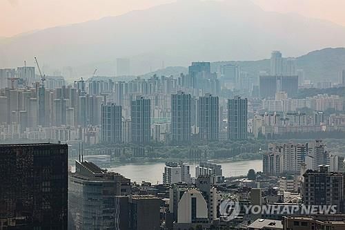 남산에서 바라본 서초구 일대 아파트