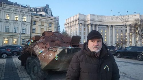 인터뷰 중인 실리안 멜니크씨